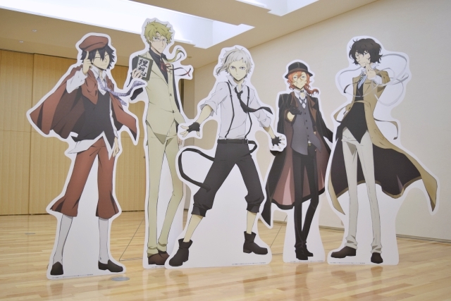 文スト』×新宿区のコラボが開始！等身大スタンディや解説パネルなどが