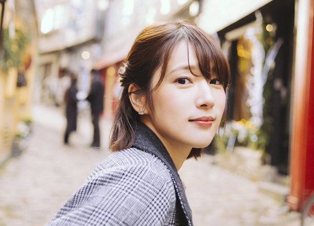 内田真礼の写真集・メイキングDVDやライブBD&DVDが発売決定