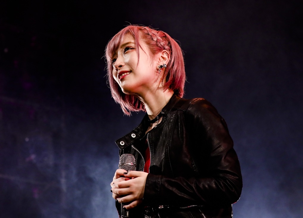 絶望系アニソンシンガーReoNa 心に寄り添う歌を囁くように届けた夜