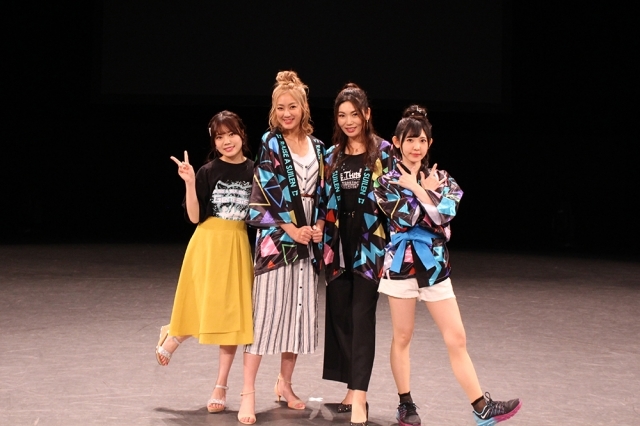 ▲左から、倉知玲鳳さん、夏芽さん、Raychellさん、小原莉子さん
