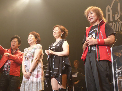 ミッチ、串田さん、さらに大杉久美子さんと、デビュー40周年を迎えた3人が勢揃い！