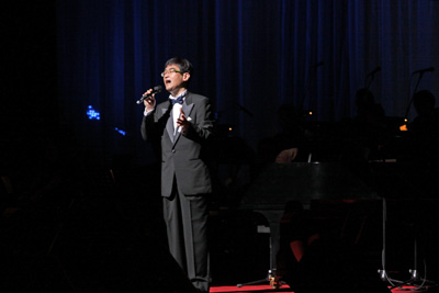 田中公平先生も、出演歌手に負けない美声を披露。ピアノを菅野よう子さんが担当していたとわかった瞬間、会場が驚きに轟いた