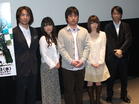 左から安藝貴範氏、沢城みゆきさん、吉岡忍氏、花澤香菜さん、山本寛氏。
