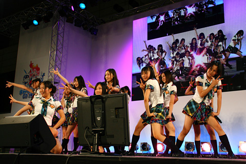 キャラホビ2010でSKE48ライブ！「ここは天国な場所」