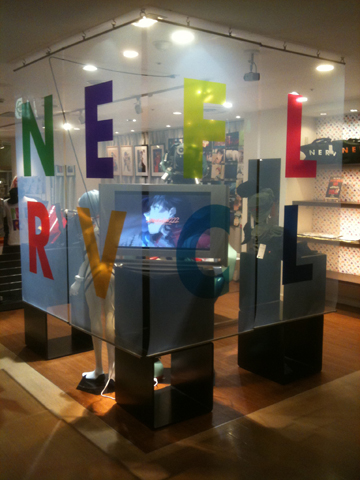 『ヱヴァクリ展＠PARCO』鶴巻和哉監督サイン会開催決定