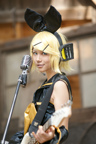 CN：Nito:（にと）さん<br>キャラクター：鏡音リン（VOCALOID・マイゴッドP）<br>「念願のマイゴッドP衣装です!!」