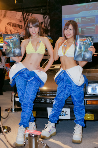 セガブース『頭文字D』ブースのレースクイーンさんたち