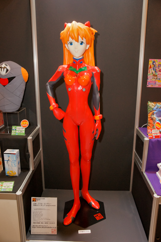 ほぼ等身大？アスカの展示も
