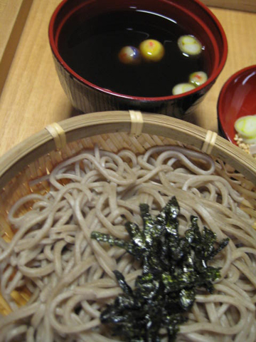 城崎先生の「ひとりわんこそば（テマリ麩応援付き）」