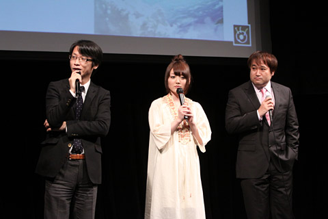 『フラクタル』チーム。左から山本寛監督、花澤香菜さん、東浩紀さん