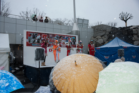 降雪に負けず決行されたイバライガーショー