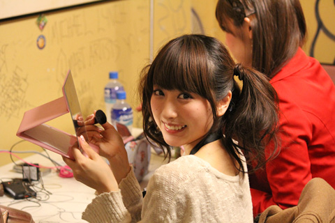 楽屋におじゃま！「おっ、まだ私服！」