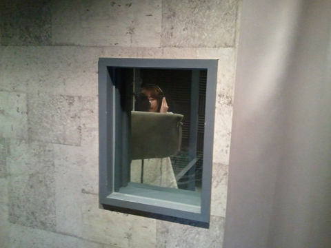 それでは最後に小窓からコッソリと撮影した「まいにゃ」をどうぞ！