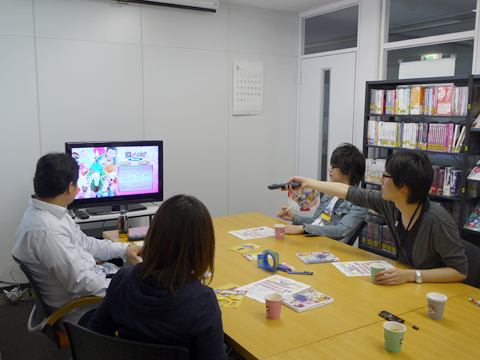 メディアファクトリーの鶴岡さんによりスイッチオン!いよいよDVD観賞会のスタートです。