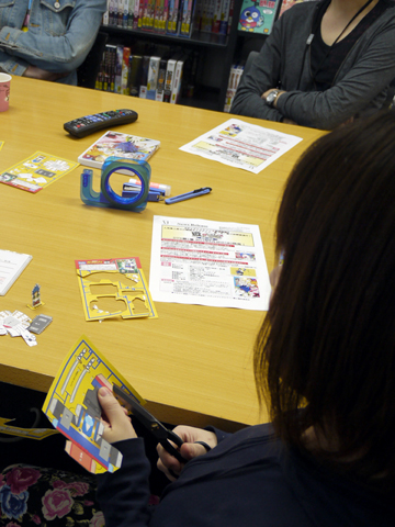 清水さんはやはり黙々とガンタイン眼帯を作成。段々と口数も減ります。