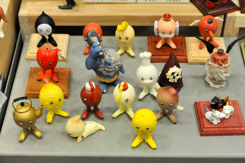 オフィシャルサイトでは漫画連載もされているという「ニクポ星人」。色んな形態に変身するのだそう。