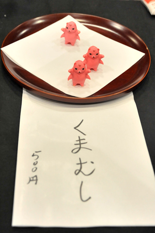 このブースでは座った目が可愛らしい「くまむし」を発見。太い眉毛が微笑ましい「ピヨコ」もキュート。