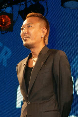 メーカーの壁を越えて応援に駆けつけたセガ・名越稔洋氏