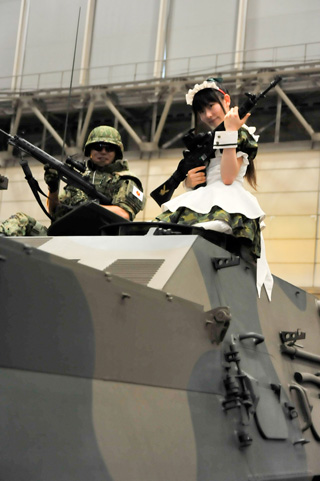 【キャラホビ2011】コスプレレポ（７）――メイド＆戦車は風物詩