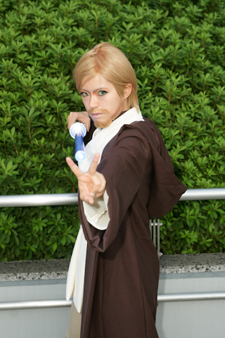 　引き続き、2011年10月15日・16日、水道橋の東京ドームシティで開催された大規模コスプレイベント“コスプレフェスタTDC”会場で見かけたコスプレイヤーさんたちを紹介！　画像は『スターウォーズ』よりCN:紅華さんのオビ＝ワン・ケノービ。（撮影：中里キリ）