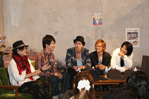 ニコミュ『源氏物語』トークイベントが話題のカフェで開催！