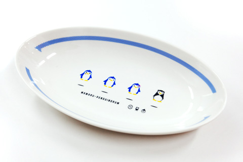 ハデすぎずシンプルすぎないC賞の「カレー皿」。とてもかわいいです！