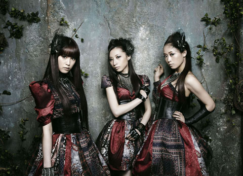 女性ボーカルユニット「Kalafina」(左から、Keikoさん、Hikaruさん、Wakanaさん)