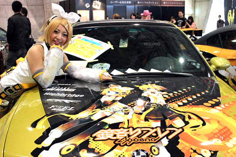 鏡音リン・レンのAppendバージョンのBMW。リンのレイヤーさんと一緒に。