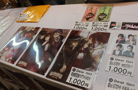 物販では、声優陣のブロマイドや、イベント限定Tシャツ、ラジオ番組特製ストラップ、『明治東京恋伽』グッズなどを販売。