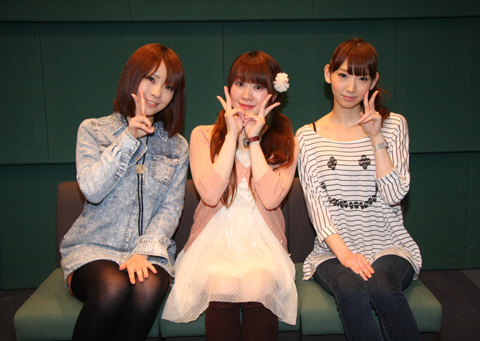 写真左から、オカッパ役・内山夕実さん、姉さん役・狩野茉莉さん、マキマキ役・井上麻里奈さん。