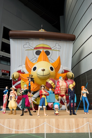 等身大のキャラクターたちが大集合