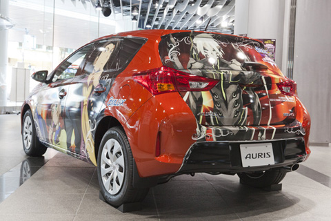 リアは一面ステッカーで覆われている。