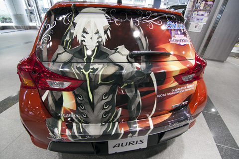 展示車両用に作られた痛車なので、公道は走行不可能。これじゃ後ろがまったく見えませんもんね!