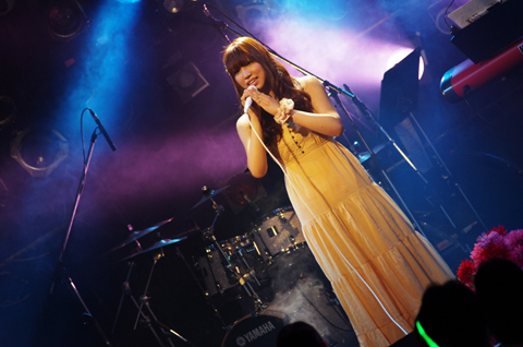 「吉岡亜衣加 QUATTRO TOUR 2012」レポート