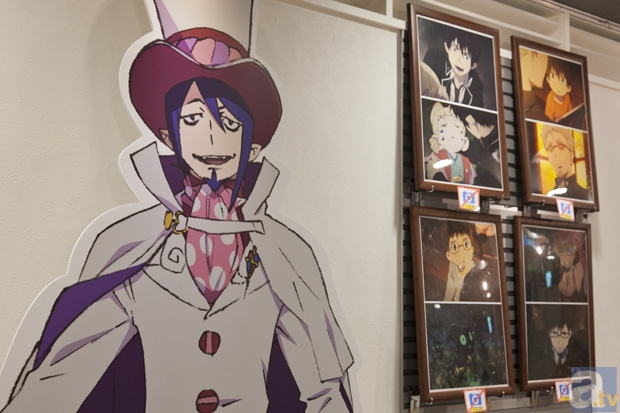 かなりデカい「メフィスト・フェレス」のポップ。店内で一番大きな装飾品。 