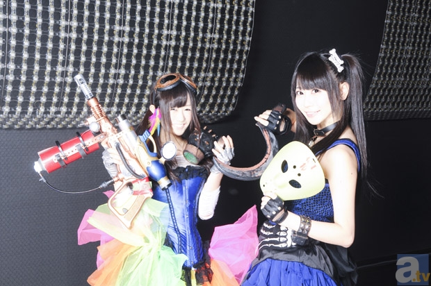 左から、アリス十番・桜のどか、スチームガールズ・新矢皐月。