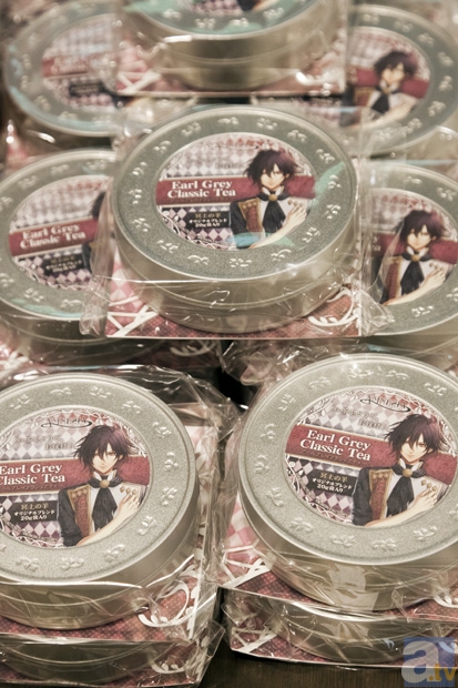 オシャレな缶の容器に入った「アールグレイ クラシックティー」は735円で販売中。