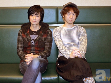 (左から)遊佐浩二さん、立花慎之介さん
