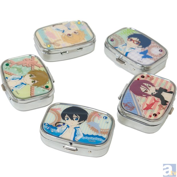 ▲「【先行販売】ぴくりる！ Free! アイラッシュケース（全5種）」<br>デリケートなつけまつげの折れを防ぎ、美しい状態をキープします。<br>持ち歩きにも最適なコンパクトサイズで、ピルケースとしても使用できます。<br>会場特別価格：各1200円(税込)