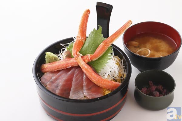 ▲武田主従海鮮丼：1890円<br> 鉄火とタラバ・ズワイ蟹の足は、強い絆で結ばれている二人を表現した一品なり！