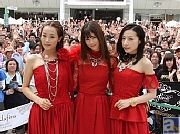 7月20日に開催したKalafinaベストアルバムリリース記念イベントより、公式レポートが到着! ラゾーナ川崎プラザは大盛況!
