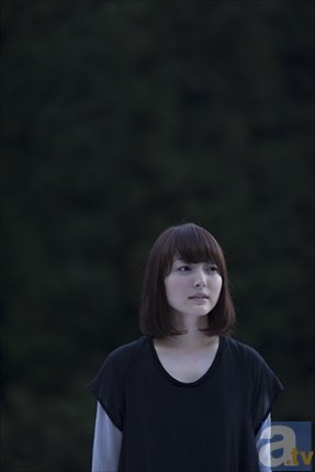 ▲花澤香菜さん。『こきゅうとす』<br>からの写真（撮影：新津保建秀）