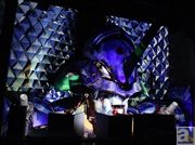 等身大エヴァが発進・戦闘・そして暴走!? 富士急ハイランドの「エヴァンゲリオンプロジェクションマッピング」は、鳥肌ものの臨場感!(※動画あり)