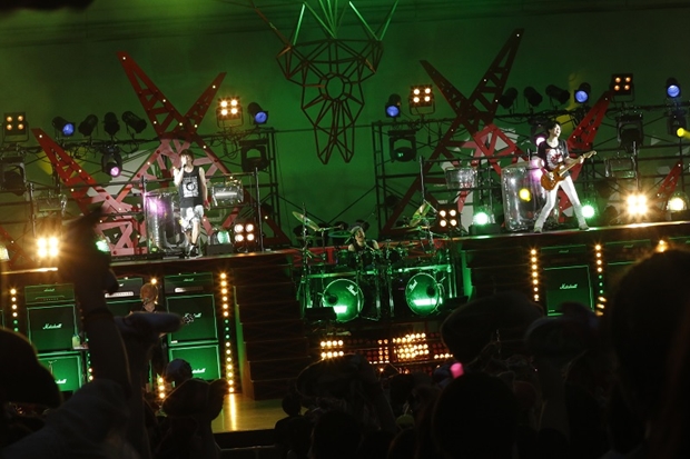「GRANRODEO」ライブツアー大阪公演より公式レポート公開
