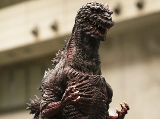 造形美で魅せる匠の技! 『シン・ゴジラ』や『ウルトラマン』などの人気の怪獣やモンスターが大集合!【ワンフェス2017】