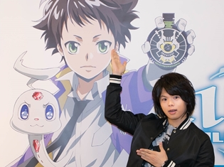 『エルドライブ【ēlDLIVE】』村瀬歩さんが音声の流れる巨大パネルを体験! ゲスト声優陣の話も盛り沢山の本編についてインタビュー!