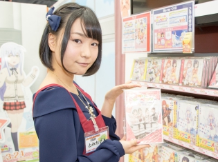 声優・富田美憂さんが『ガヴリールドロップアウト』ミュージアム1日店員で、第3話の「へいらっしゃい」を披露! 最終回へ向けてのコメントも