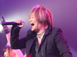 影山ヒロノブさんデビュー40周年記念ライブイベント、水木一郎さんもサプライズゲストでお祝いに! キッズステーションでの放送も決定