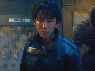 実写映画『亜人』主演・佐藤健さんと綾野剛さんの凄烈なバトル解禁! 疾走感溢れる予告映像が公開に