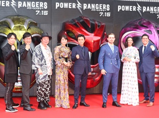 声優・鈴木達央さんがハリウッド俳優とレッドカーペットを颯爽と歩く! 日本凱旋『パワーレンジャー』ジャパンプレミアが国技館で開催!